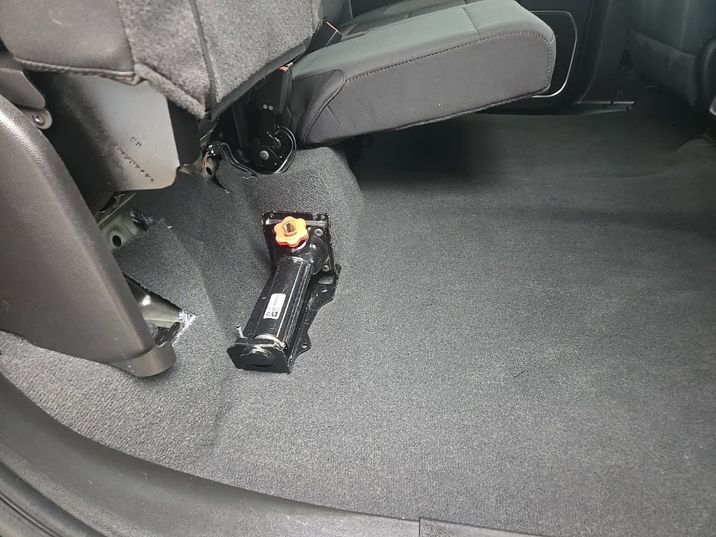 Used 2024 Chevrolet Silverado 2500 LT image 90