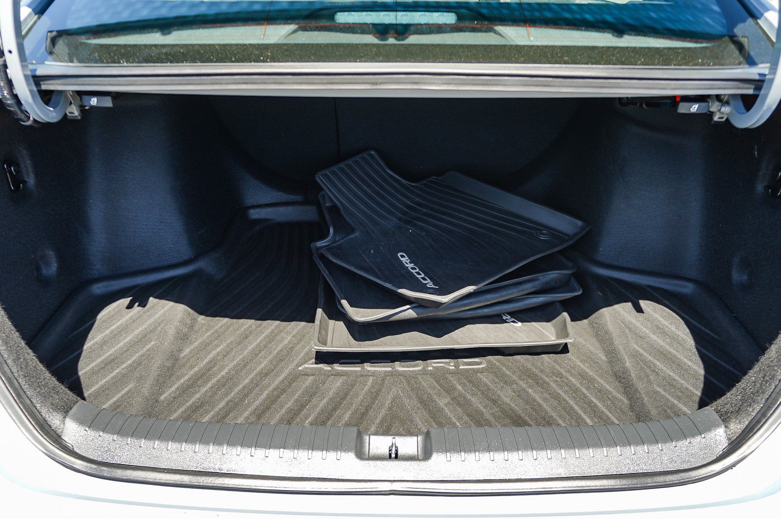 Used 2024 Honda Accord Sport image 30