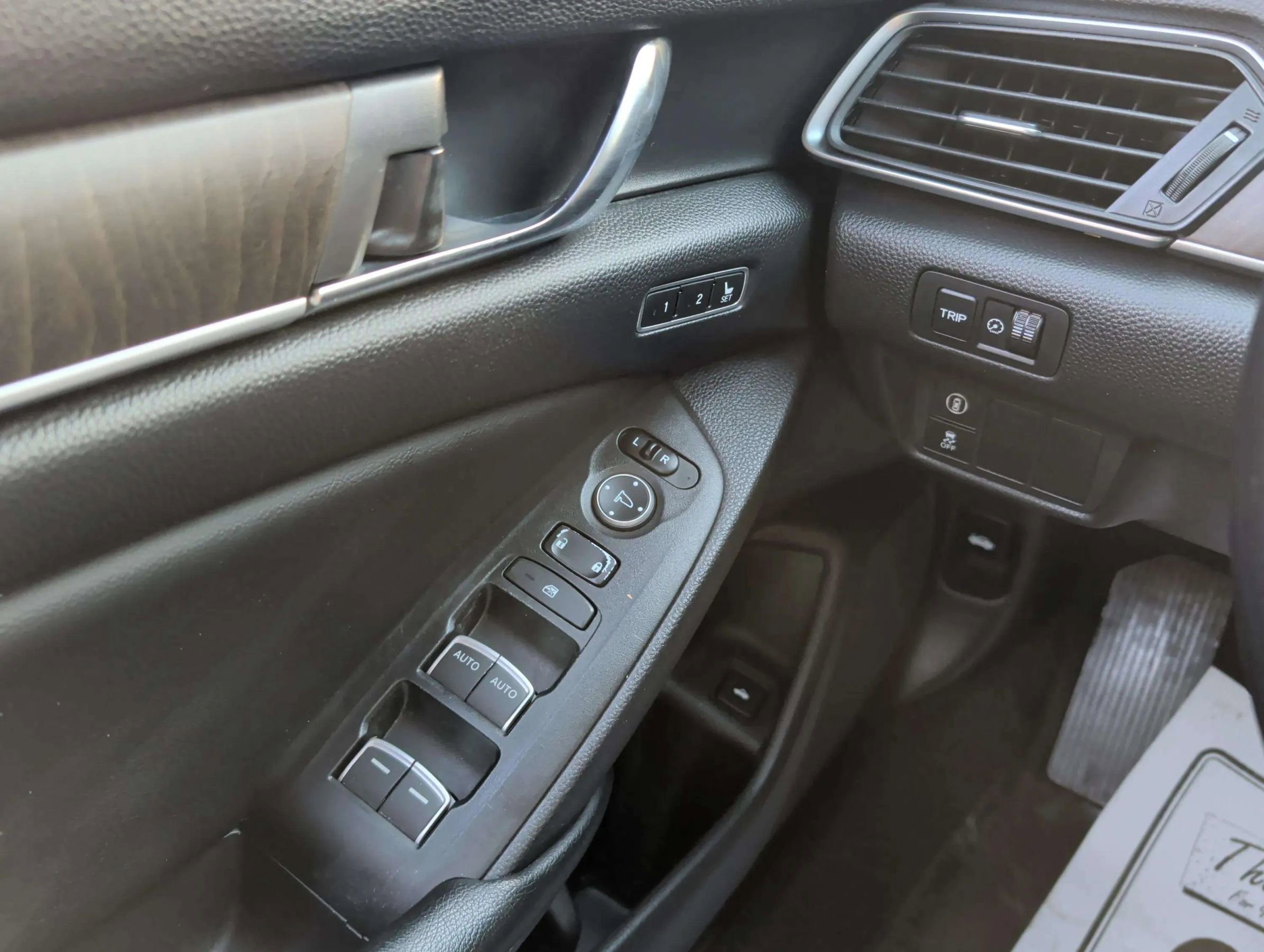 Used 2018 Honda Accord EX-L image 27