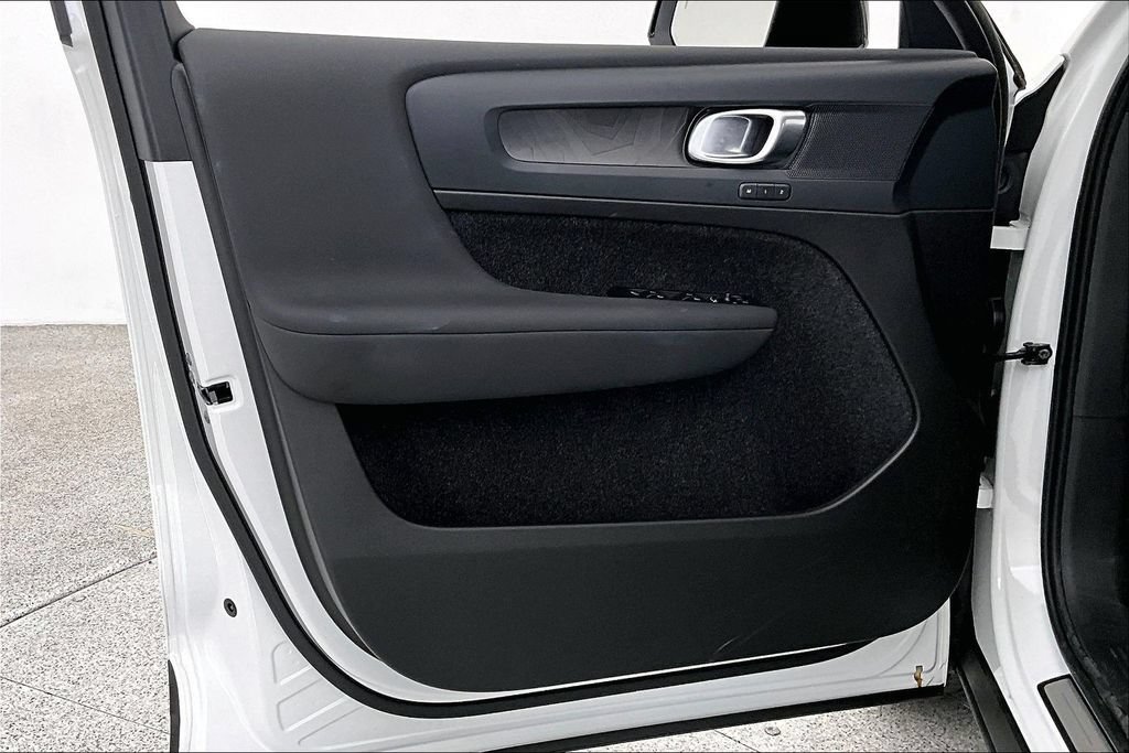 Certified 2023 Volvo C40 P8 Recharge Plus AWD/4WD image 22