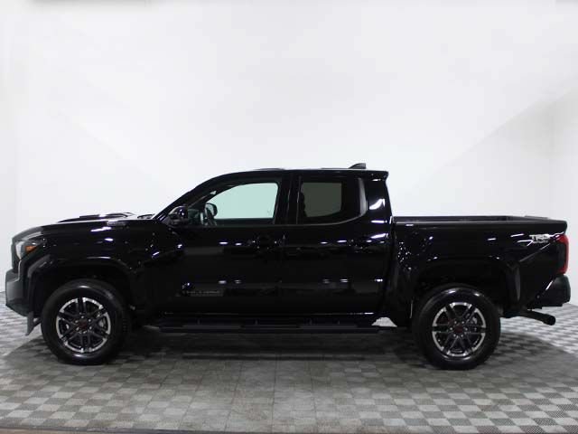 Certified 2025 Toyota Tacoma TRD Sport AWD/4WD image 3