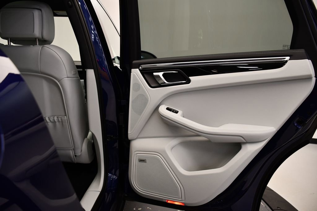 Certified 2025 Porsche Macan image 52