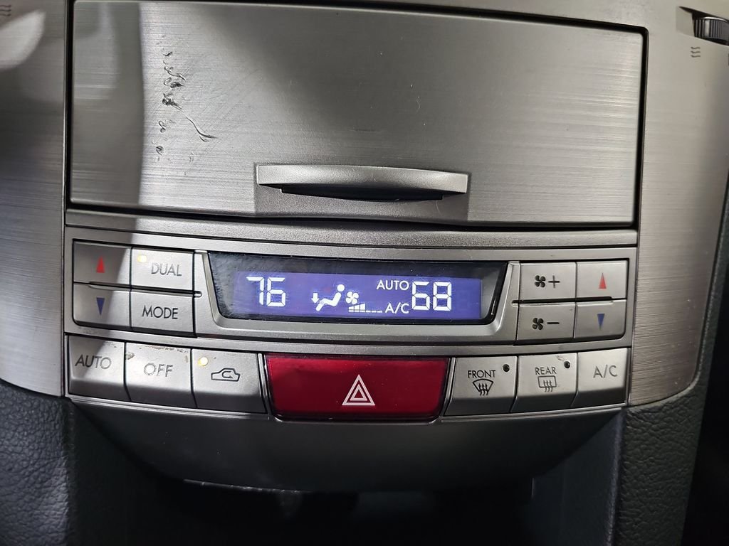 Used 2012 Subaru Outback 2.5i Limited w/ Moonroof Pkg AWD/4WD image 25