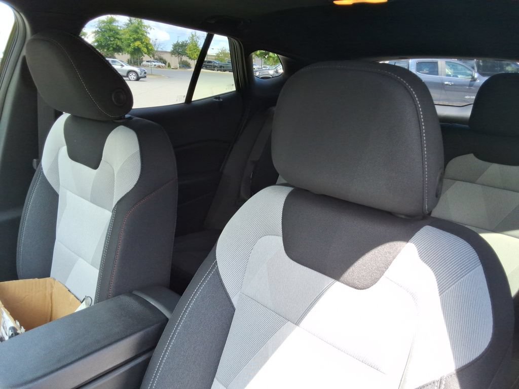 New 2026 Chevrolet Trax RS w/ Sunroof Package FWD image 21