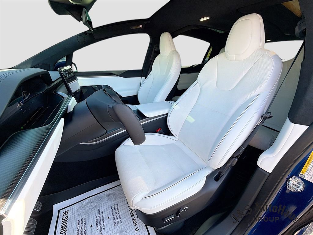Used 2022 Tesla Model X Plaid image 11