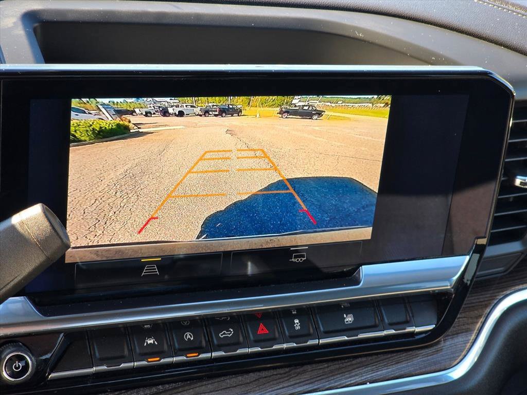 Used 2023 Chevrolet Silverado 1500 LT AWD/4WD image 5