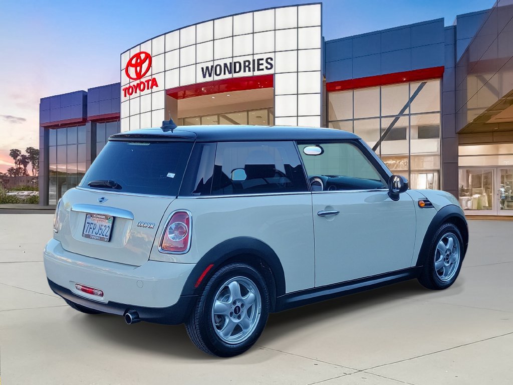 Used 2011 MINI Cooper Hardtop FWD image 5