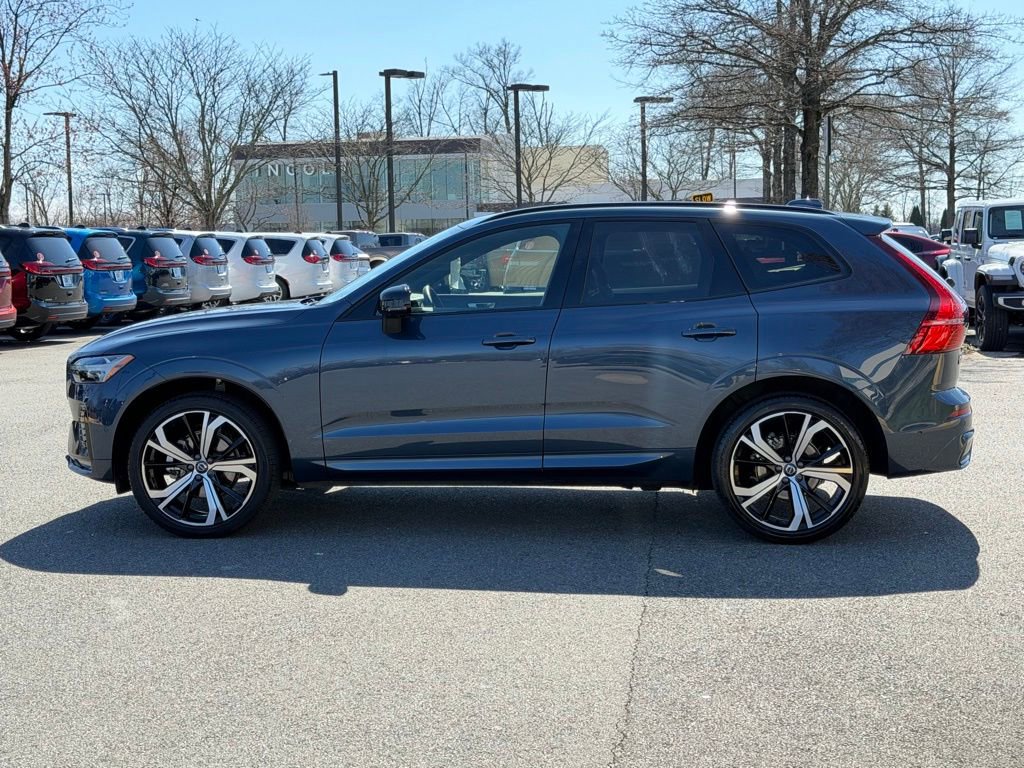 Used 2024 Volvo XC60 B5 Ultimate w/ Protection Package Premier image 10