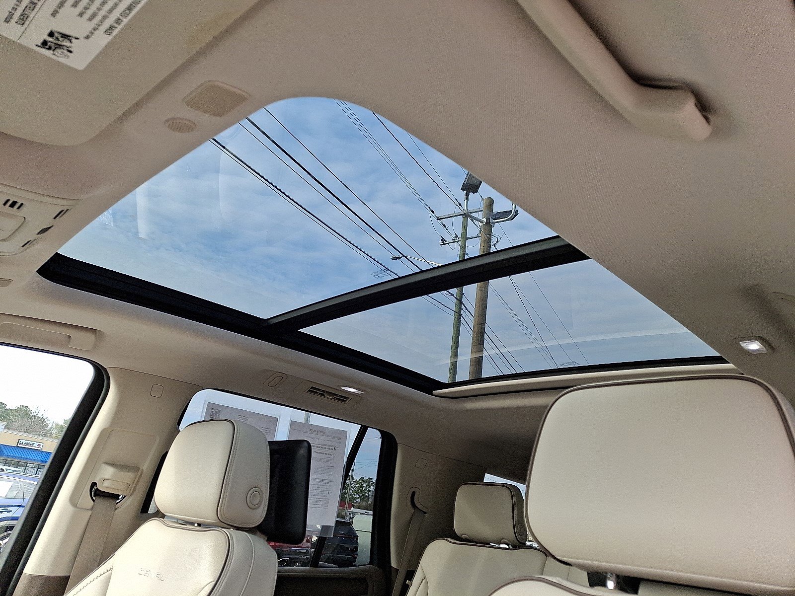 Used 2021 GMC Yukon Denali w/ Denali Premium Package image 14