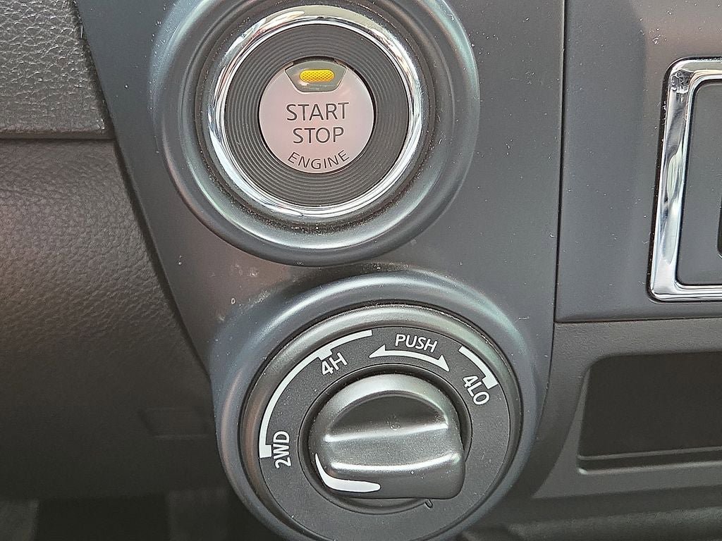 Used 2023 Nissan Titan SV AWD/4WD image 28