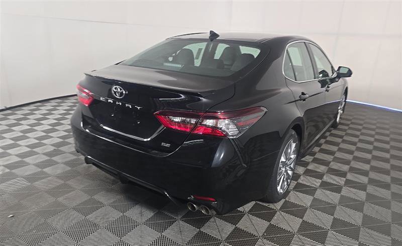 Used 2021 Toyota Camry SE AWD/4WD image 10