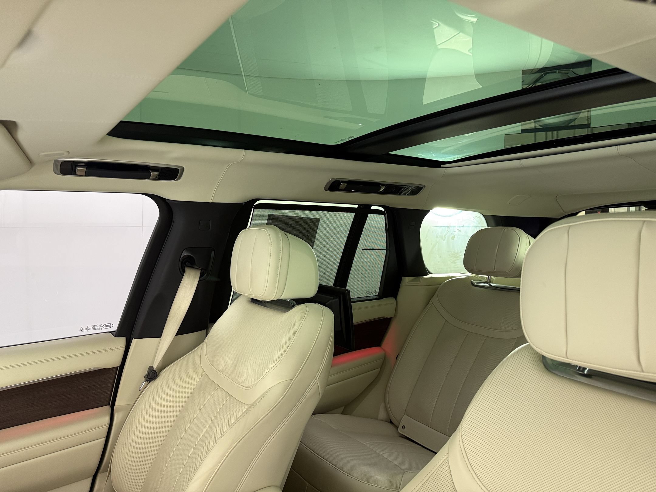 Certified 2023 Land Rover Range Rover Autobiography AWD/4WD image 23