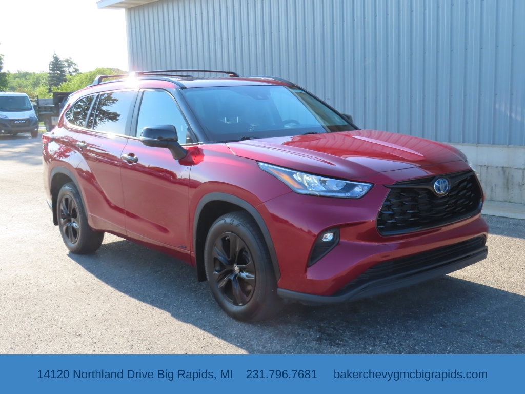 Used 2024 Toyota Highlander LE