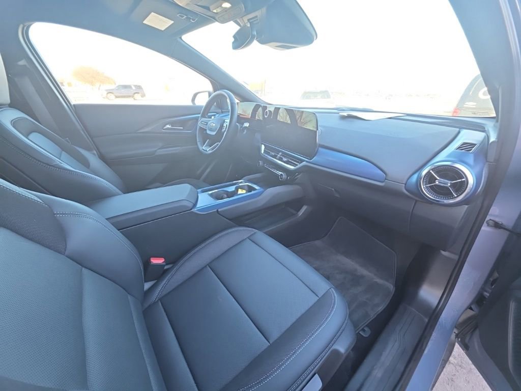 Used 2025 Chevrolet Equinox EV LT w/ Convenience Package image 20