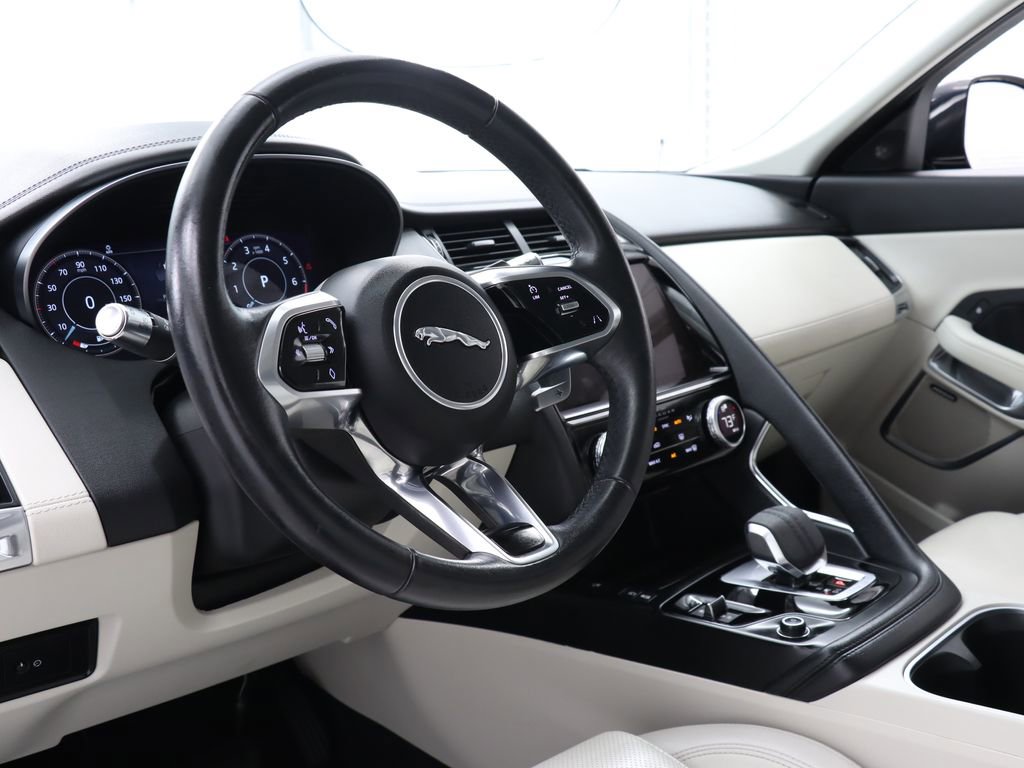 Used 2022 Jaguar E-PACE SE image 19