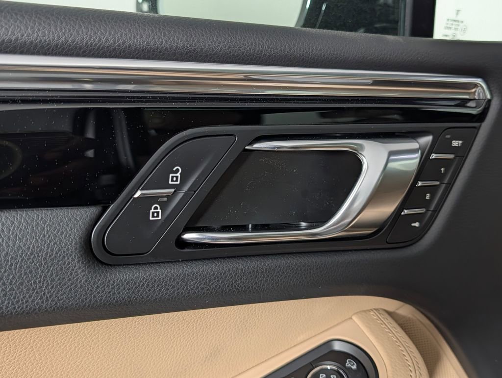 New 2026 Porsche Macan image 25