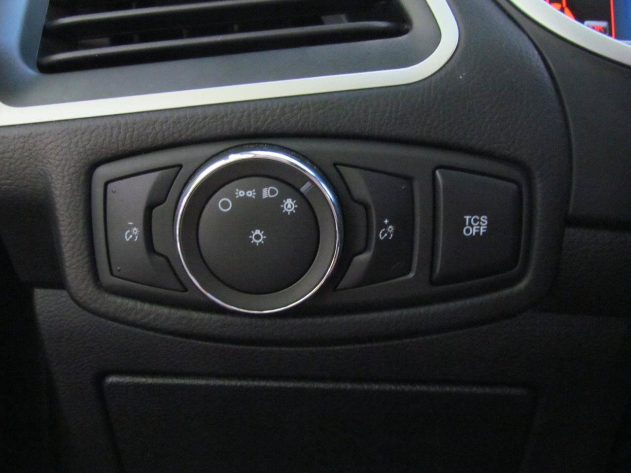 Used 2021 Ford Edge SE FWD image 17