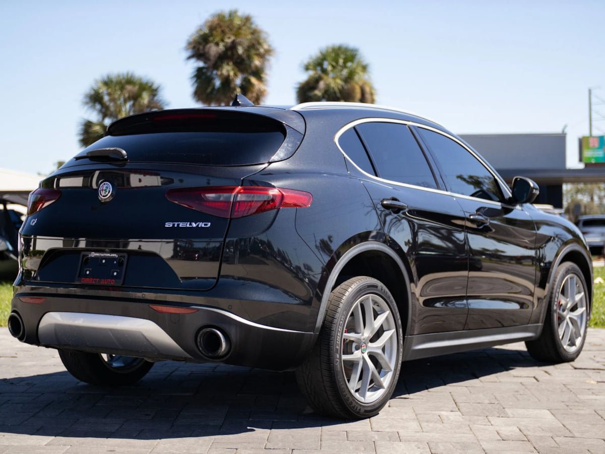 Used 2018 Alfa Romeo Stelvio Ti AWD/4WD image 11