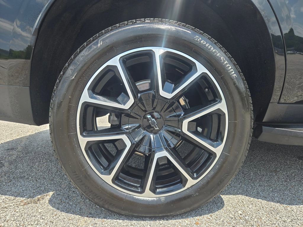 Used 2024 Chevrolet Tahoe RST w/ Luxury Package AWD/4WD image 29