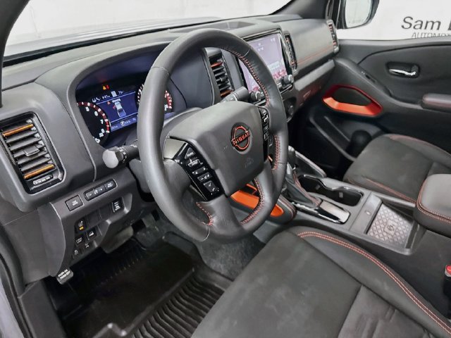 Used 2024 Nissan Frontier PRO-4X w/ Pro Convenience Package AWD/4WD image 9