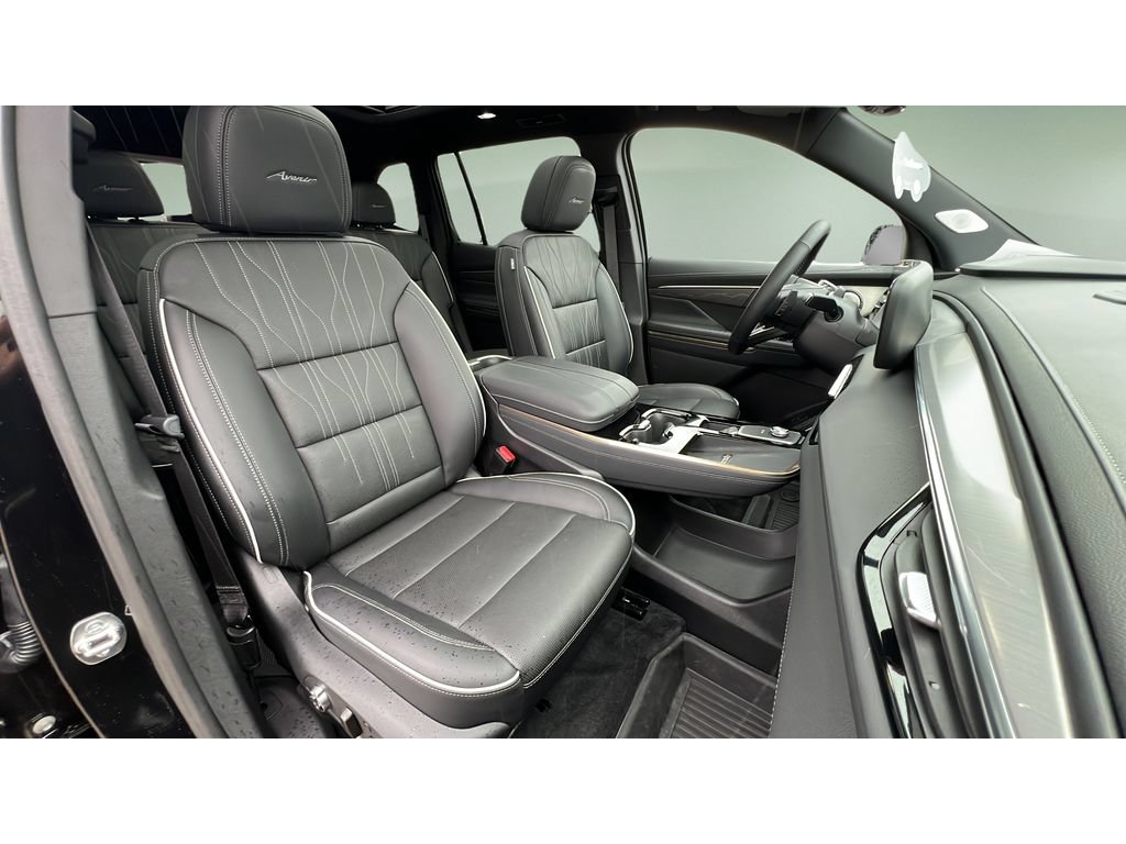 Certified 2025 Buick Enclave Avenir w/ Super Cruise Package AWD/4WD image 32