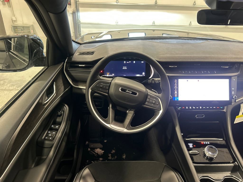 New 2026 Jeep Grand Cherokee Altitude image 27