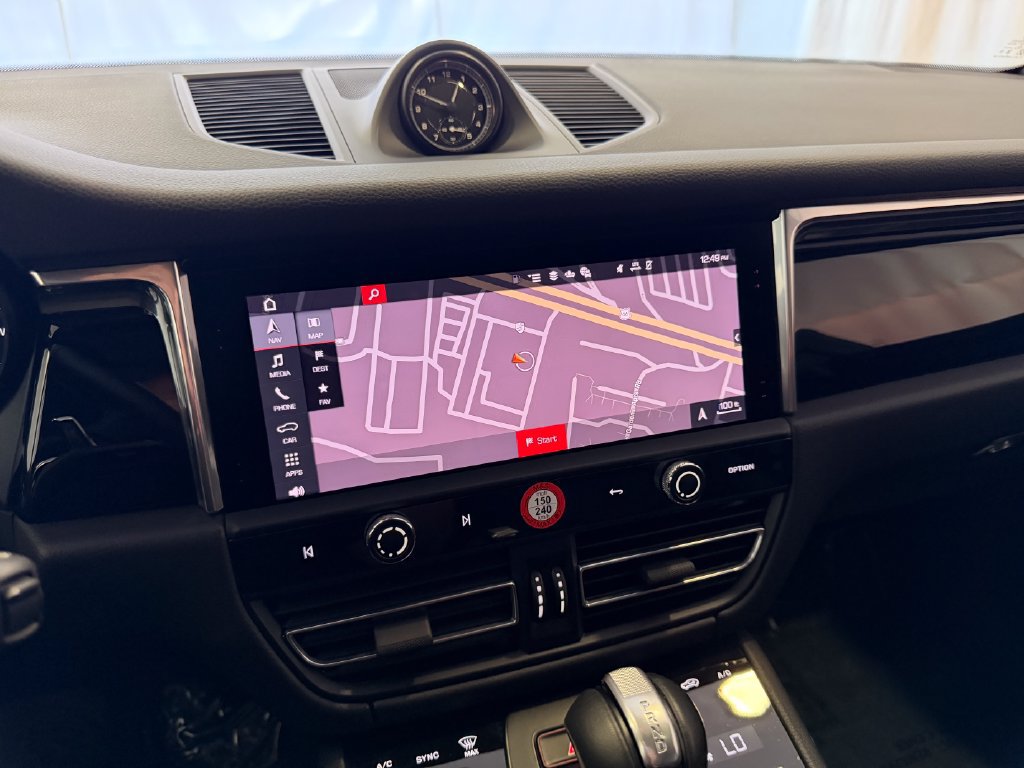Certified 2026 Porsche Macan AWD/4WD image 23