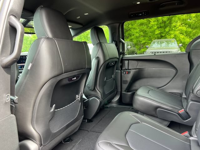 New 2027 Chrysler Pacifica Select AWD/4WD image 36