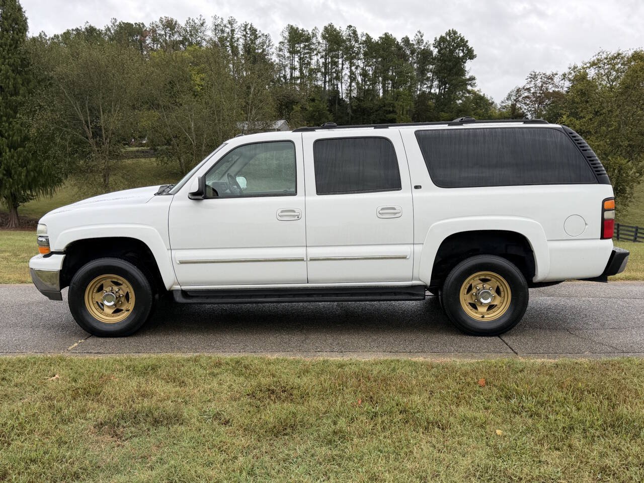 Used 2004 Chevrolet Suburban 2500 LT w/ Preferred Equipment Group AWD/4WD image 41