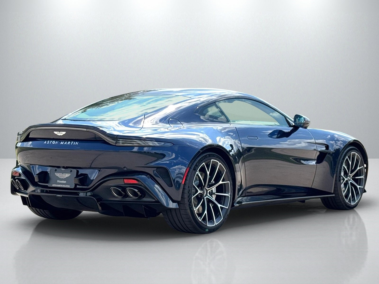 New 2026 Aston Martin V8 Vantage Coupe image 10