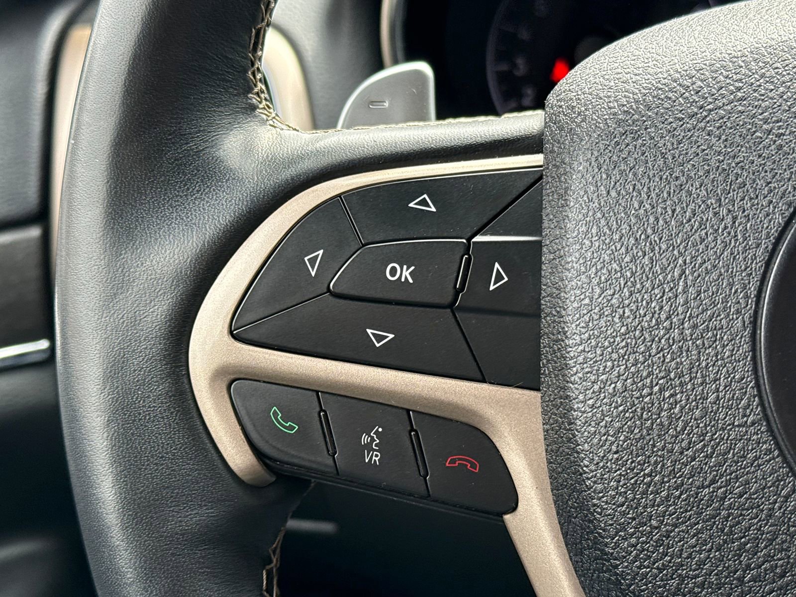 Used 2016 Jeep Grand Cherokee Limited image 29