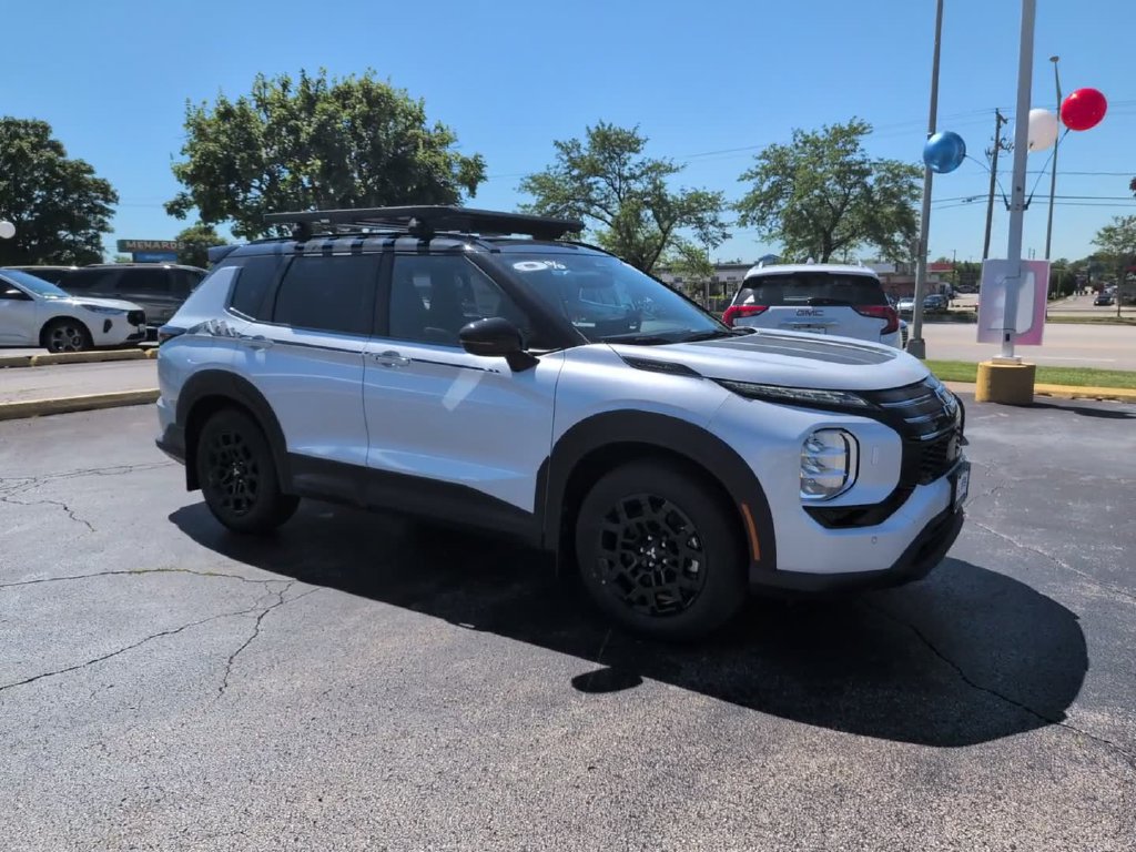 New 2026 Mitsubishi Outlander AWD image 2
