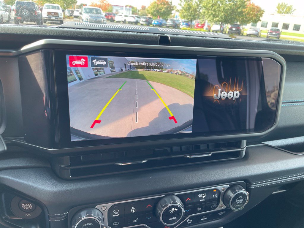 Used 2024 Jeep Wrangler High Altitude AWD/4WD image 21