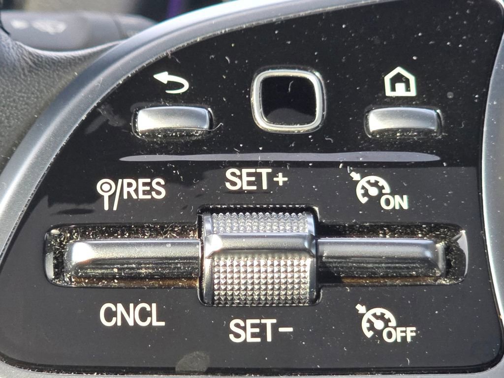 Used 2023 Mercedes-Benz GLB 250 4MATIC image 32