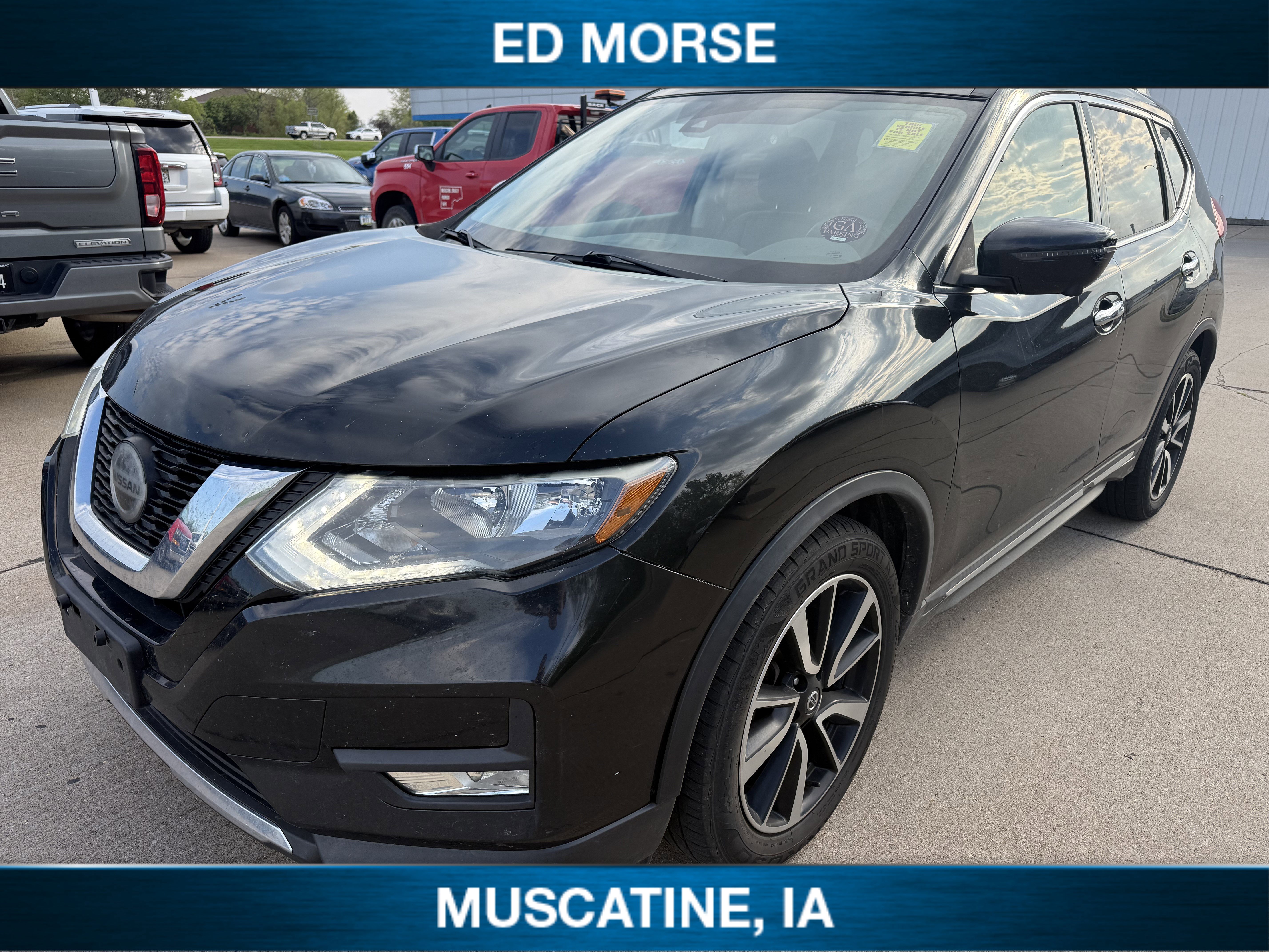 Used 2019 Nissan Rogue SL FWD image 1
