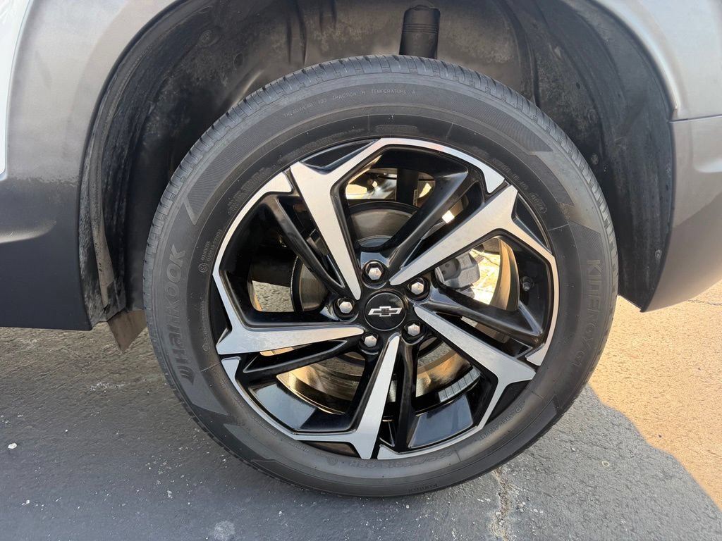 Used 2022 Chevrolet TrailBlazer RS w/ Technology Package FWD image 14