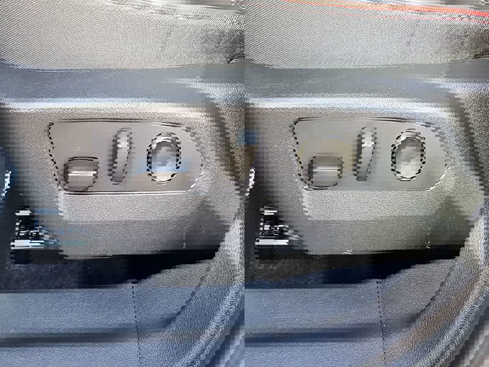 Used 2022 Buick Envision Essence w/ Sport Touring Package image 18