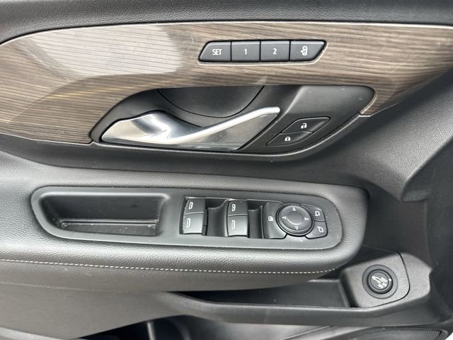 Used 2024 GMC Terrain Denali image 22