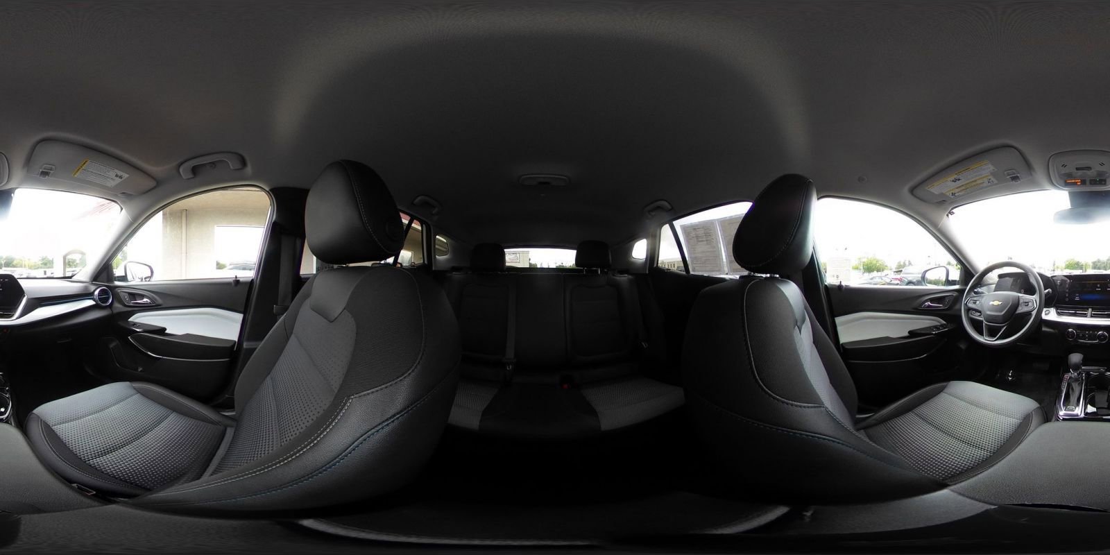 Used 2025 Chevrolet Trax LT FWD image 41