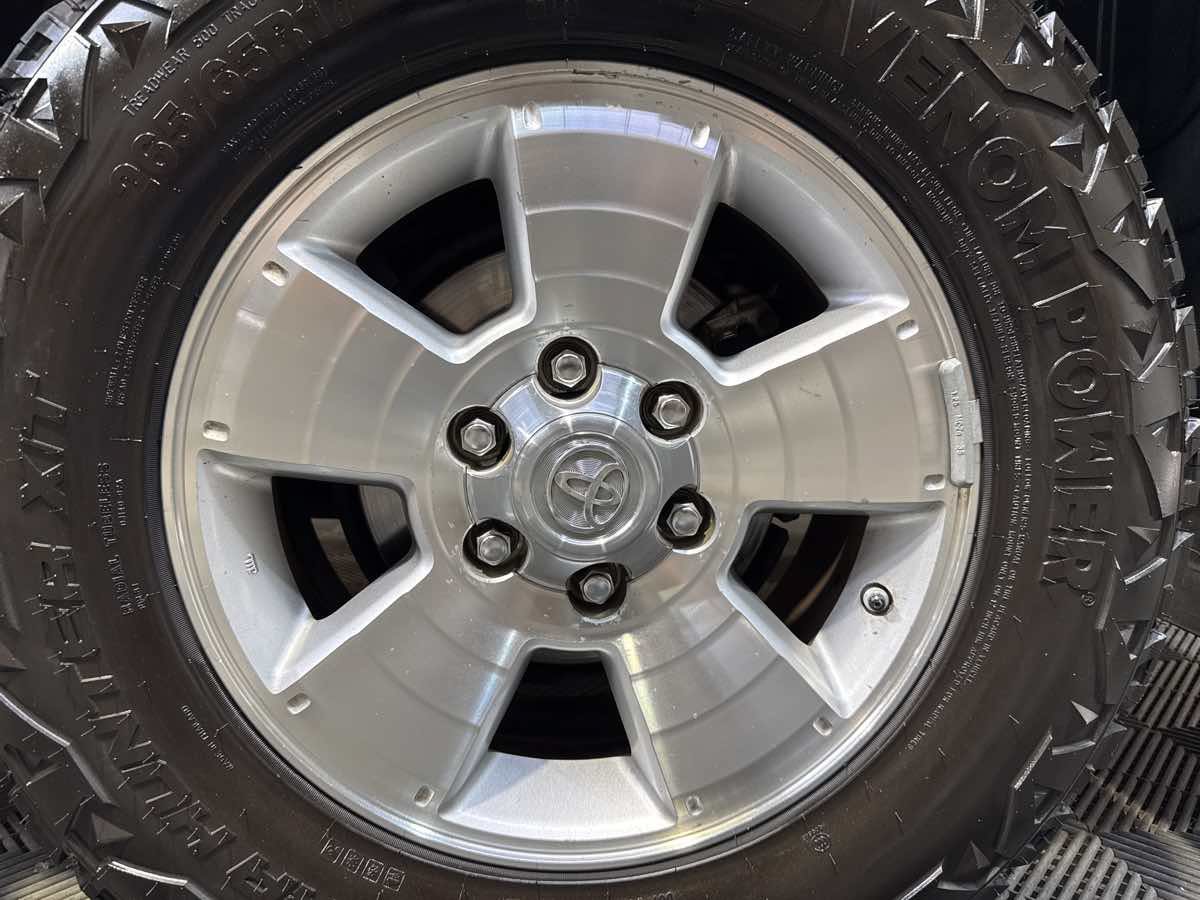 Used 2018 Toyota 4Runner TRD Off-Road AWD/4WD image 28