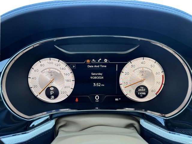 Used 2023 Bentley Flying Spur W12 image 32