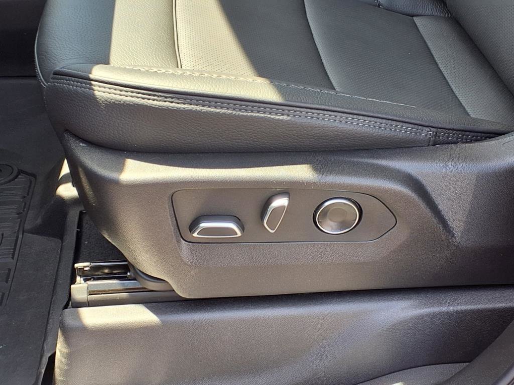 New 2025 GMC Sierra 2500 Denali w/ Denali Reserve Package image 17