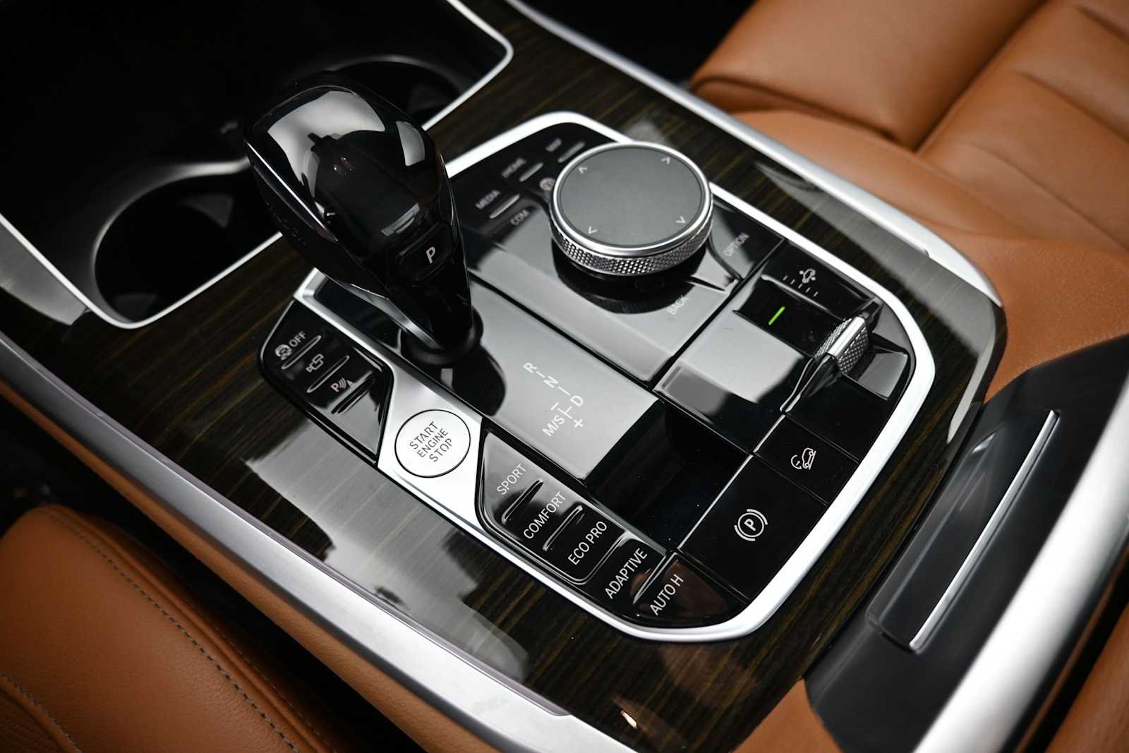 Used 2021 BMW X7 xDrive40i w/ M Sport Package AWD/4WD image 12