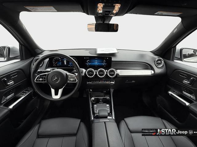 Used 2022 Mercedes-Benz GLB 250 4MATIC w/ Premium Package Lite image 8