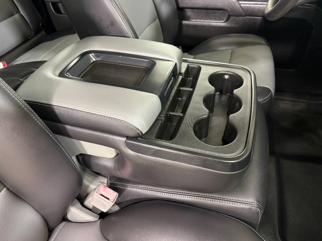 Used 2018 Chevrolet Silverado 1500 W/T RWD image 27