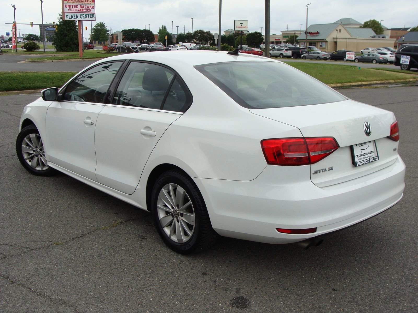 Used 2015 Volkswagen Jetta SE FWD image 4