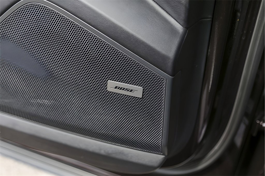 Used 2022 Porsche Cayenne Platinum Edition image 26