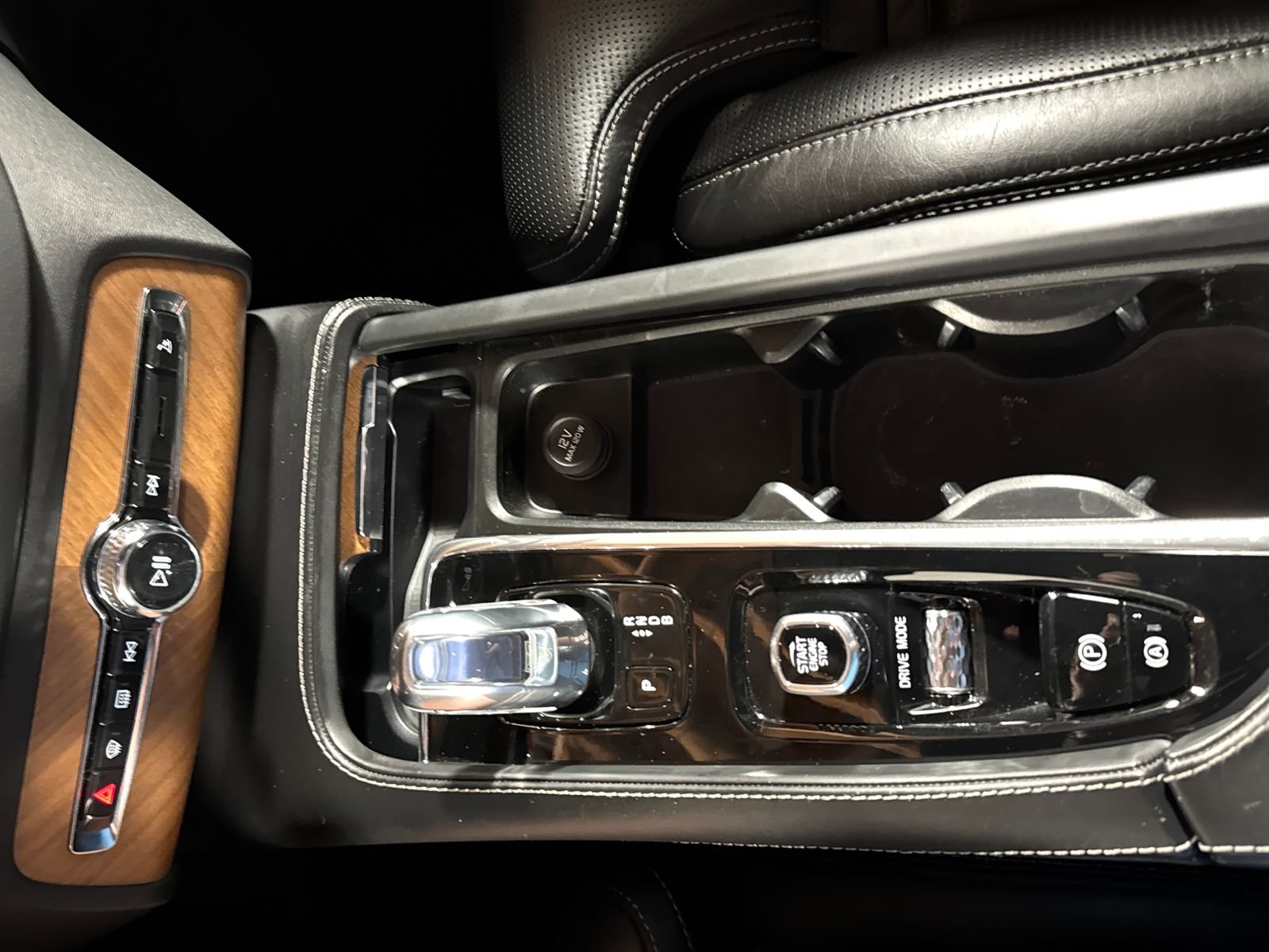 Used 2019 Volvo XC90 T8 Inscription w/ Advanced Package AWD/4WD image 23