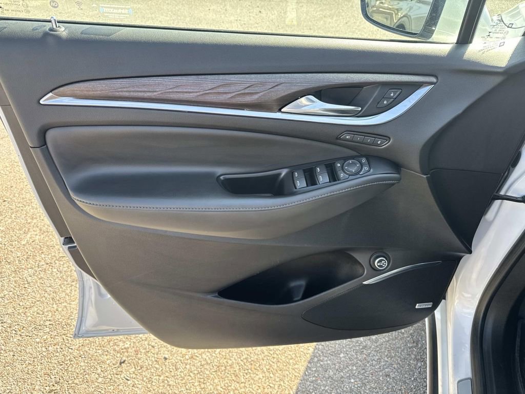 Used 2023 Buick Enclave Avenir w/ Avenir Technology Package image 19