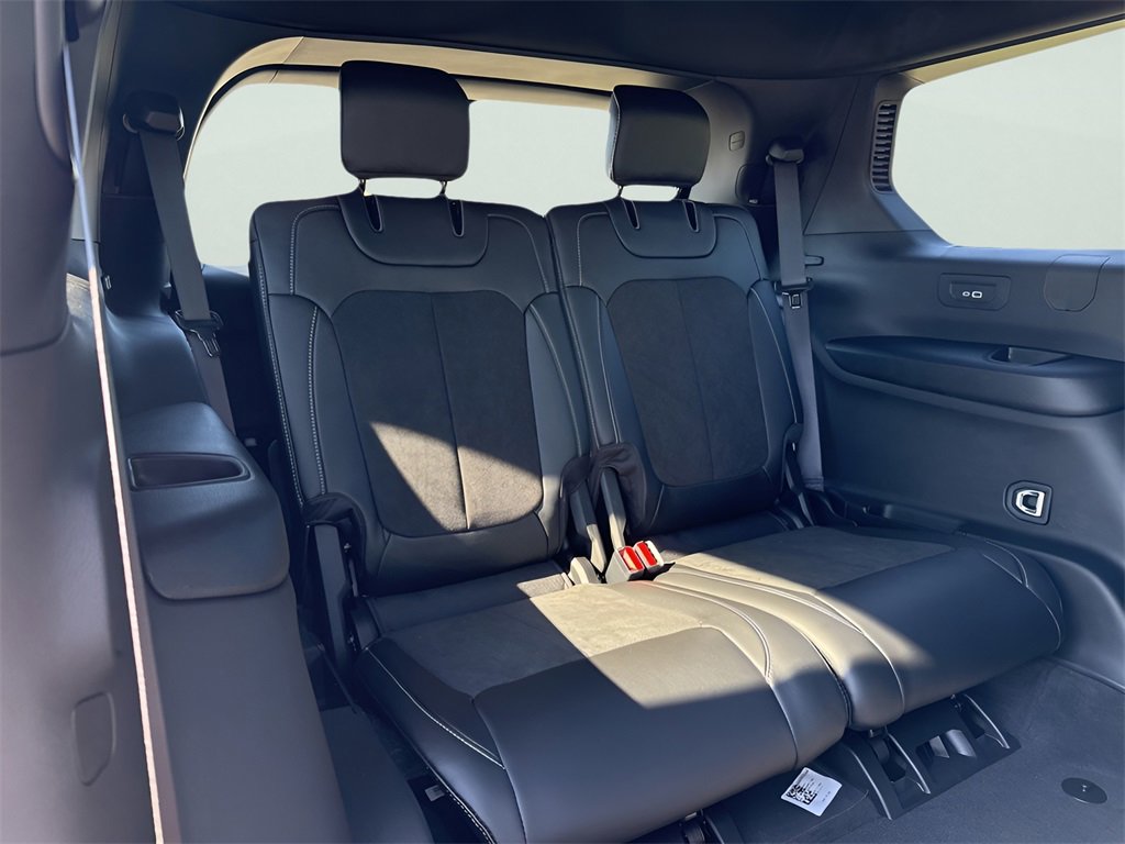 New 2025 Jeep Grand Cherokee L Altitude image 12